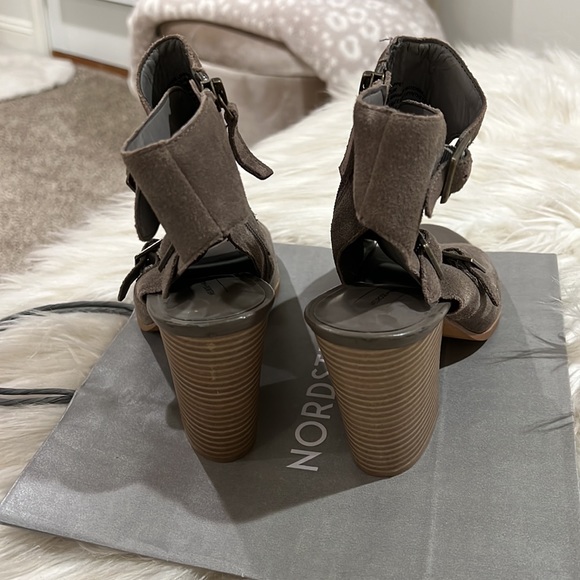 Super cute sandal booties! - Picture 6 of 8